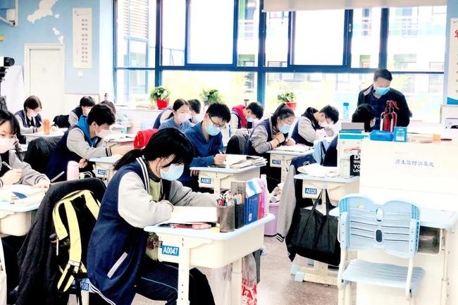 郑州高三学子复学图鉴 一起看看疫情之下高三学子的校园生活